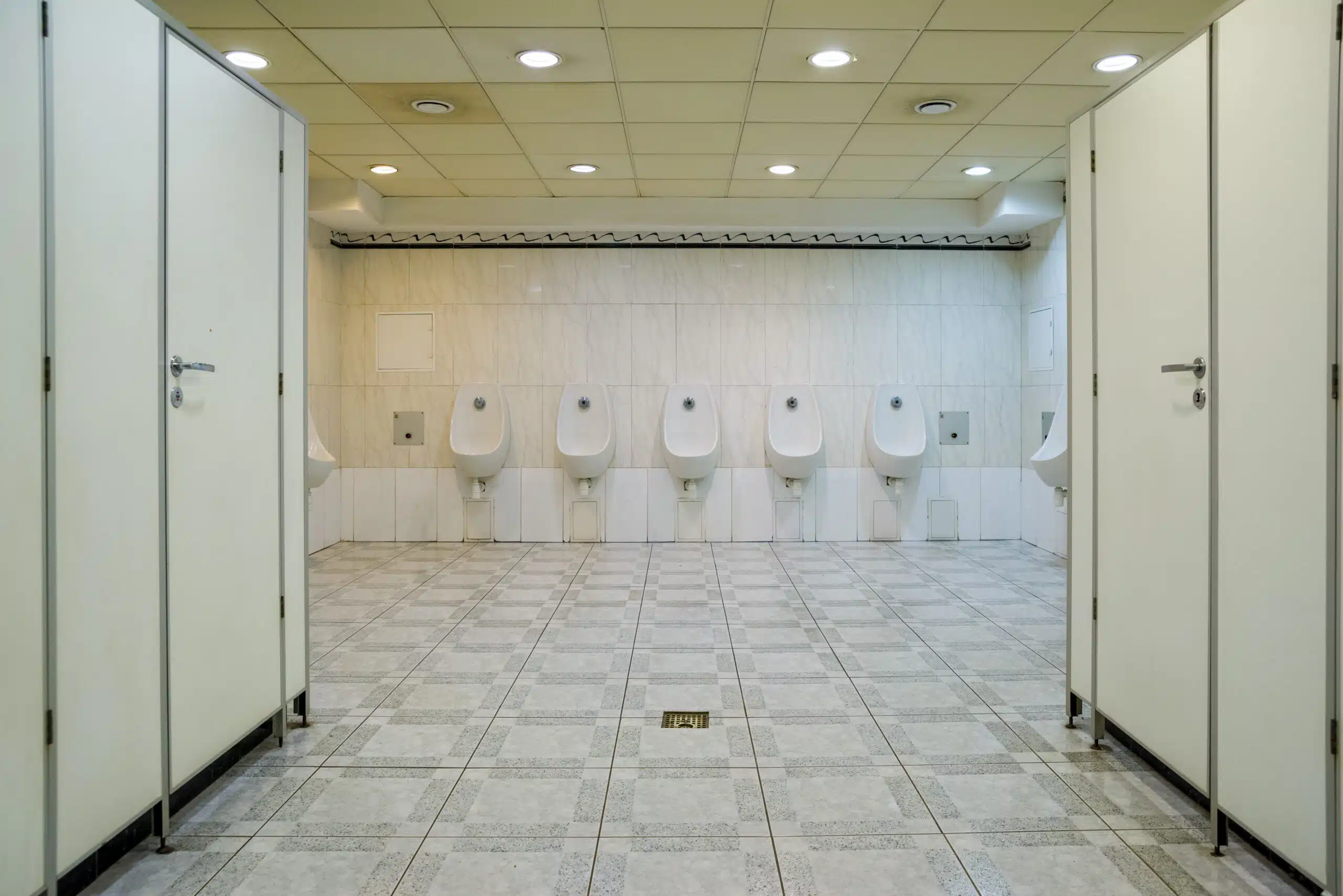 5 Reasons Public Restrooms Can Be a Complete Turnoff a clean men's bathroom