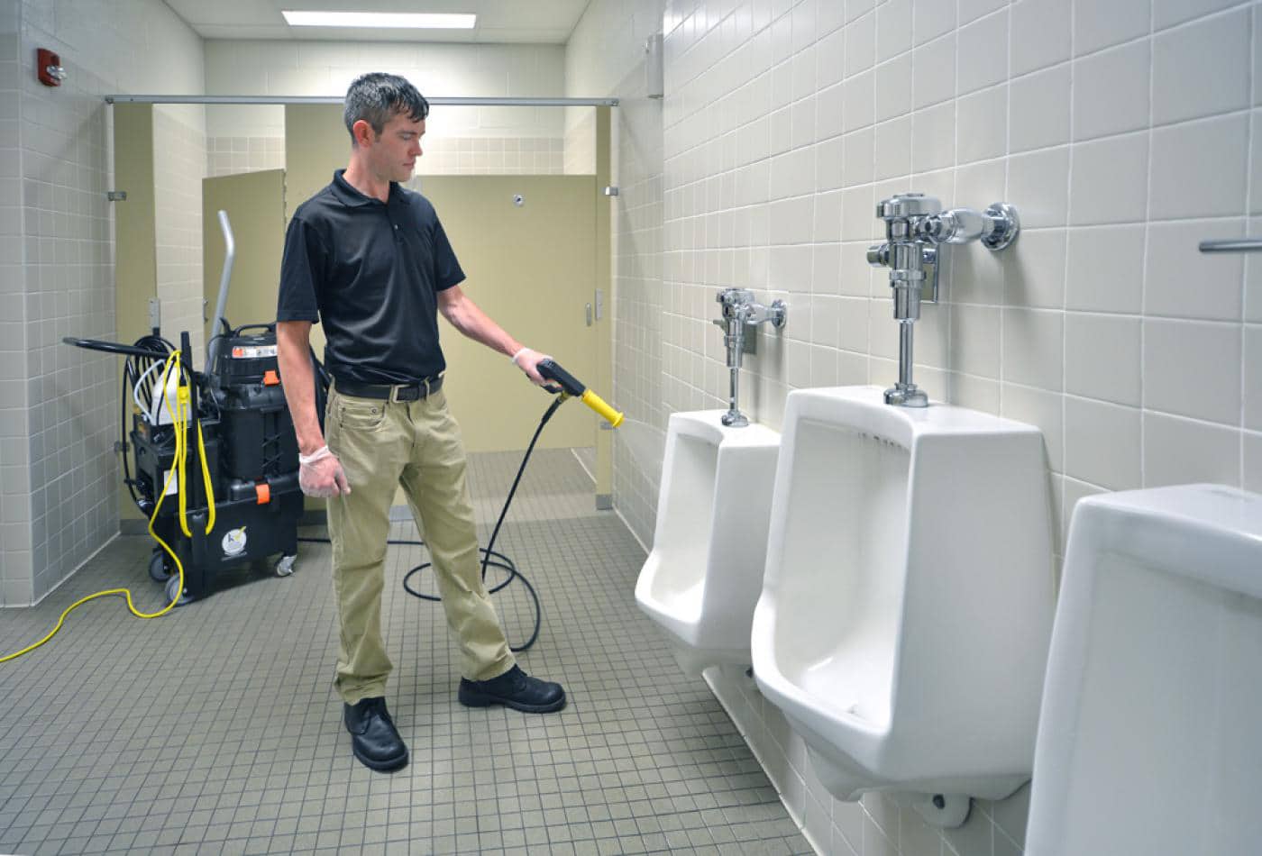 restroom cleaning in Kent, WA